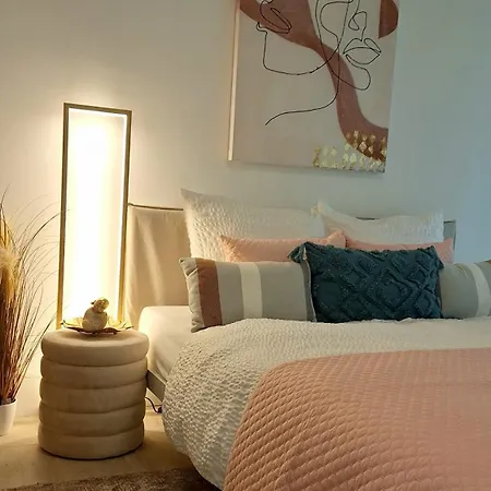 Starlight Rose Apartment